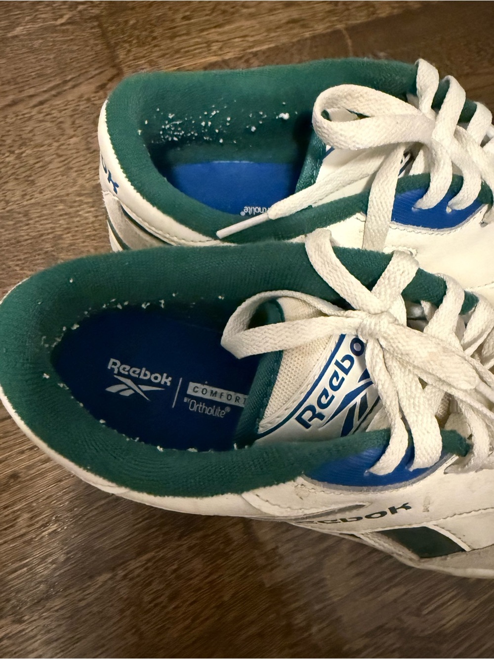 Reebok White Sneakers with Green and Blue Accents - Picture 4 of 7